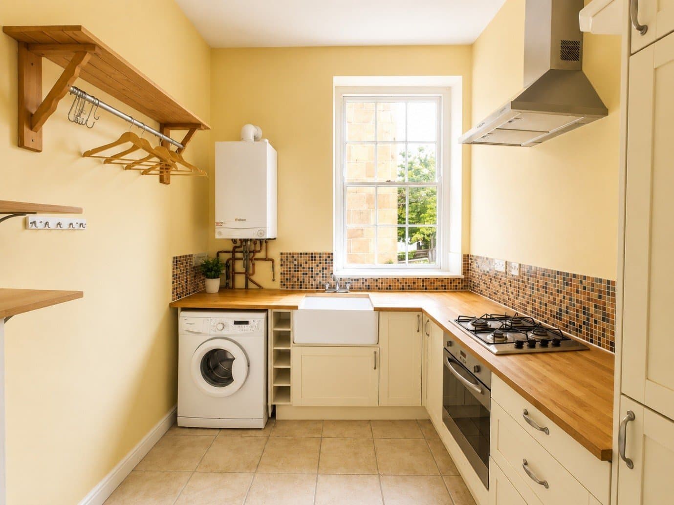2 bedroom, Flat for rent in Bellhanger Court, Morford St, BA1